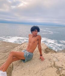 New Boy Richie!!  61bf46950c03b.jpg