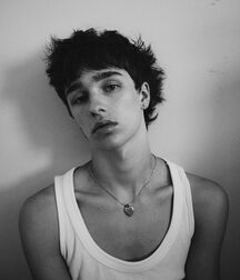 Out Model Jace!!  61c26ad659344.jpg