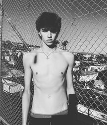 Out Model Jace!!  61c26bb44eead.jpg
