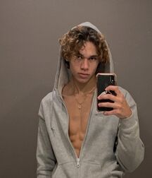 Bday Beast Ethan!!  61c3829165b11.jpg