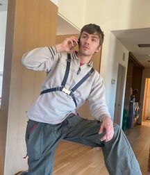 Hump Day Boyzzzzz!! 61c3938012dff.jpg