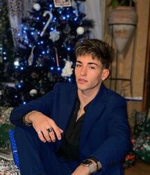 Christmas Eve Boyzzzzz!! 61c6592355e09.jpg