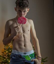 Christmas Eve Boyzzzzz!! 61c659487cd23.jpg