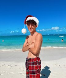 Bonus Boyzzzzz!! 61cbb48a442d7.jpg