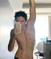Tuesday Boyzzzzz!! 61cc515126969.jpg