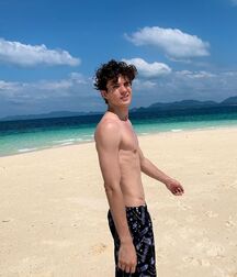 Wednesday Boyzzzzz!! 61cd0c217901d.jpg