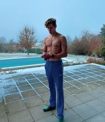 Wednesday Boyzzzzz!! 61cd0c3a9bbda.jpg