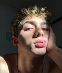 Hot Boy Audrey!!  61cf4766e868c.jpg