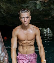 Monday Boyzzzzz!! 61d3a70a2da71.jpg