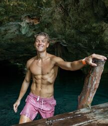Monday Boyzzzzz!! 61d3a70ddc5a5.jpg