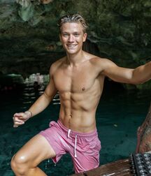 Monday Boyzzzzz!! 61d3a70fb7fbe.jpg