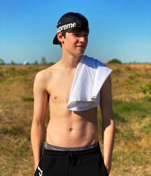 Monday Boyzzzzz!! 61d3a7396fed8.jpg