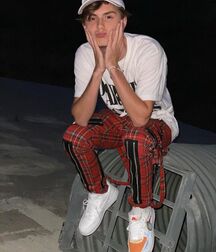 Bday Boy Darius!!  61d3ab0b9851c.jpg