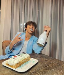Happy 19th Max Mies  61d6ef1ce012a.jpg