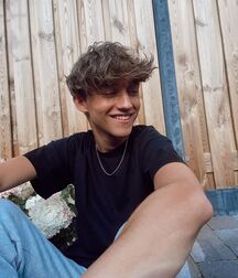 Happy 19th Max Mies  61d6ef725a497.jpg