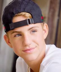 Happy 19th MattyB!!  61d6f713a91f4.jpg