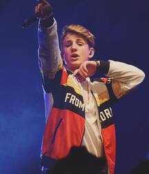 Happy 19th MattyB!!  61d6f71a97e22.jpg
