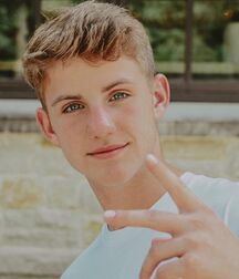 Happy 19th MattyB!!  61d6f72ecf750.jpg