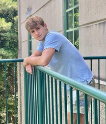 Happy 19th MattyB!!  61d6f744e90e0.jpg