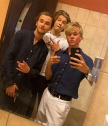 Sunday Boyzzzzz!!  61db42c254cf5.jpg