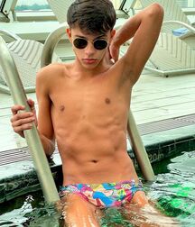 Sunday Boyzzzzz!!  61db4305b7d85.jpg