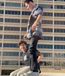 Bonus Boyzzzzz!!  61dbc2e4a351e.jpg
