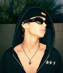 Bday Boy Avi!!  61dbccd7e9dea.jpg