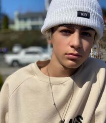 Bday Boy Avi!!  61dbccf9ce660.jpg
