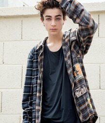 Bday Boy Avi!!  61dbcd1144fa7.jpg