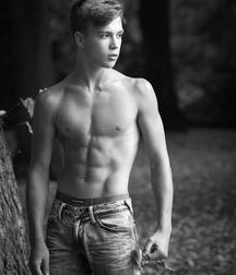 Ripped boys!!  61df5ba46fac1.jpg