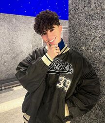 Wednesday Boyzzzzz!! 61e09a6ebae63.jpg