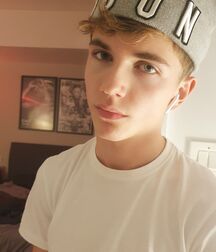 Thursday Boyzzzzz!! 61e0d3877af8d.jpg