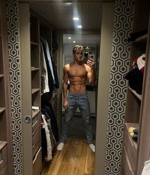 Thursday Boyzzzzz!! 61e0d39b19441.jpg