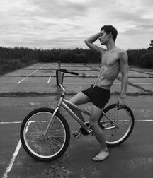 Hot Model Christopher!! 61e100a0dfb60.jpg