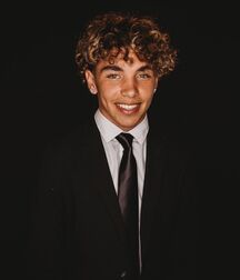 Hot Model Trent!!  61e47edef417d.jpg