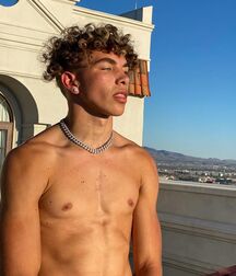 Hot Model Trent!!  61e47ee4141eb.jpg
