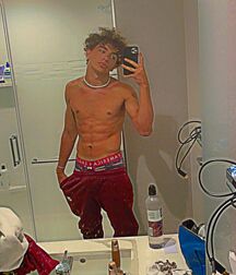 Hot Model Trent!!  61e47eeea01af.jpg