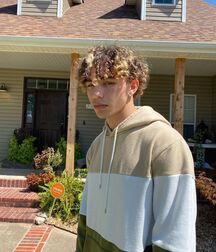 Hot Model Trent!!  61e47f0068074.jpg