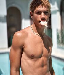 Hot Model Kahill!!  61e47f25e9c69.jpg