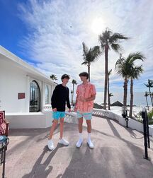 Wednesday Boyzzzzz!! 61e9b61c8de59.jpg