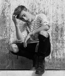 Bday Boy Johnny!!  61ee95f6a3287.jpg