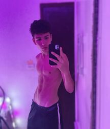 Hot Model Wendal!! 61ef4fc70e2d3.jpg