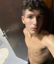 Hot Model Wendal!! 61ef4fd37a441.jpg