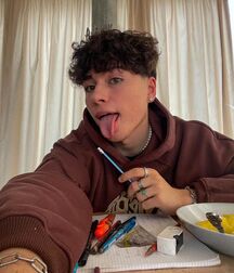 Bonus Boyzzzzz!! 6201c3a4a3cbd.jpg