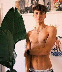 TGIF Boyzzzzz!!! 6206de6cdb462.jpg