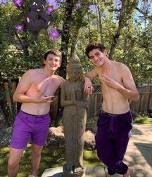 Monday Boyzzzzz!!  620ac99d1a575.jpg