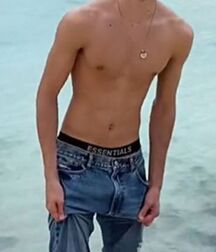 Hump Day Boyzzzzz!! 620d694e3d784.jpg