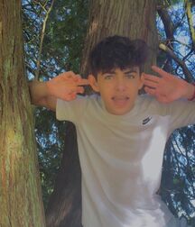 Hot Boy Kyle!!  620d69be424a8.jpg