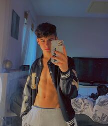 Hot Boy Kyle!!  620d69c585fee.jpg