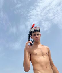 Hot Boy Kyle!!  620d69d1438f3.jpg